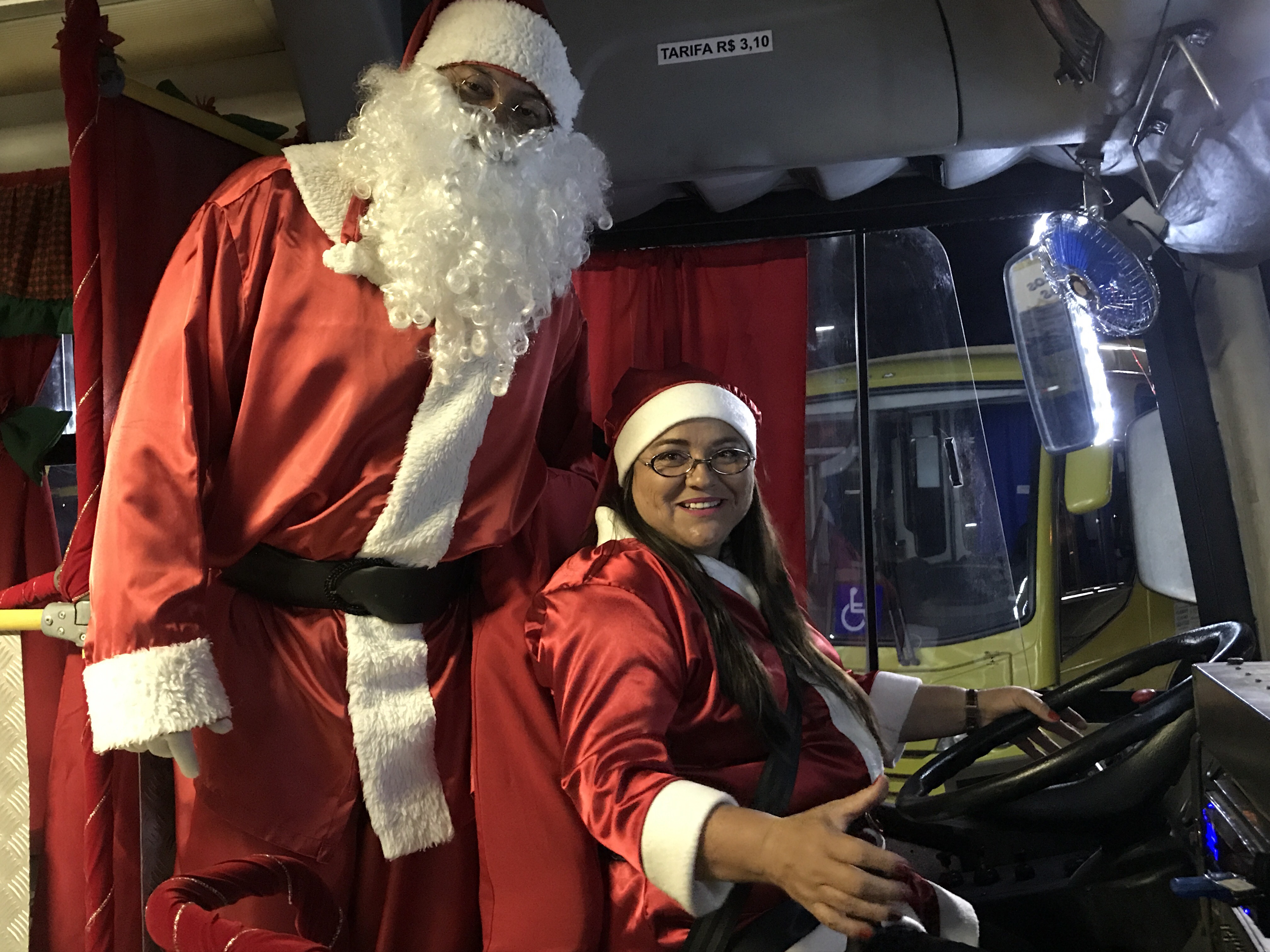 Ônibus iluminado da Pérola já está circulando pela cidade